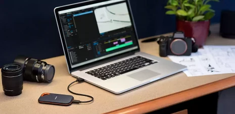 SSD disks External SSD|SANDISK BY WESTERN DIGITAL|Extreme Pro|4TB|USB 3.2|Write speed 2000 MBytes/sec|Read speed 2000 MBytes/sec|SDSSDE81-4T00-G25 SDSSDE81-4T00-G25
