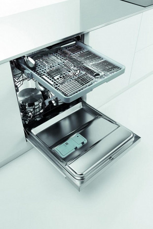 Посудомоечная машина  ADG522IX