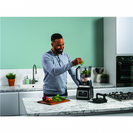 Блендер  BN750EU