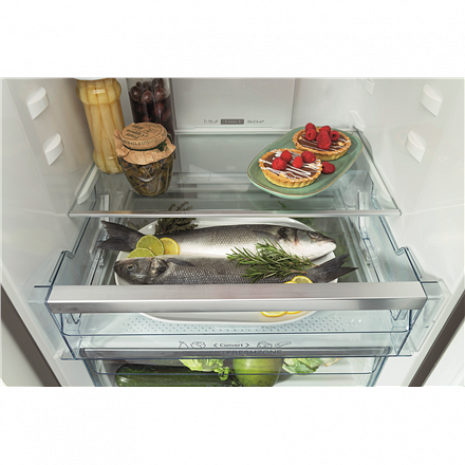 Холодильник  NRK6202AW4