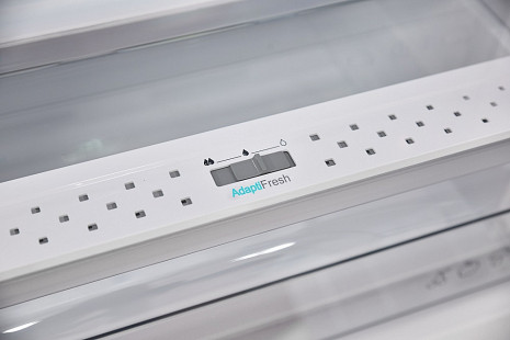 Ledusskapis  SJBB02DTXLFEU