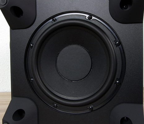 Bezvadu aktīvais sabvūfers  FS-SW40