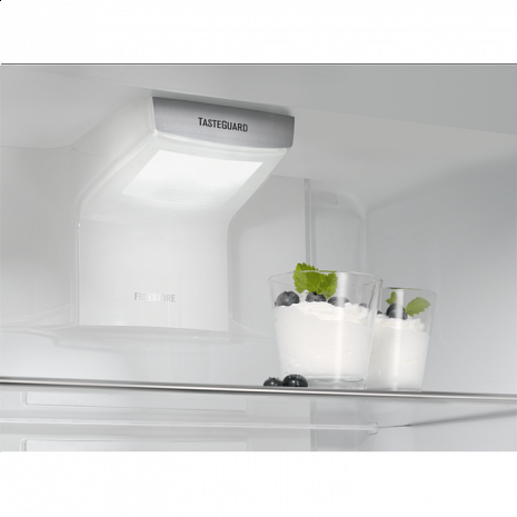 Холодильник  ENN3074EFW