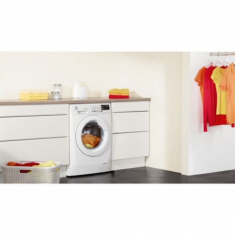 Veļas mašīna  EWF1284BW