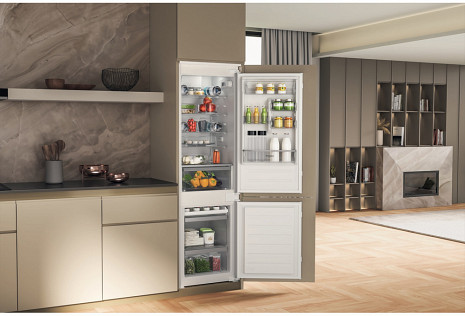 Ledusskapis  WHC18D011C1 SF