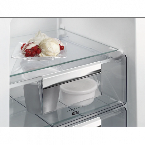 Холодильник  SCE818E6TS